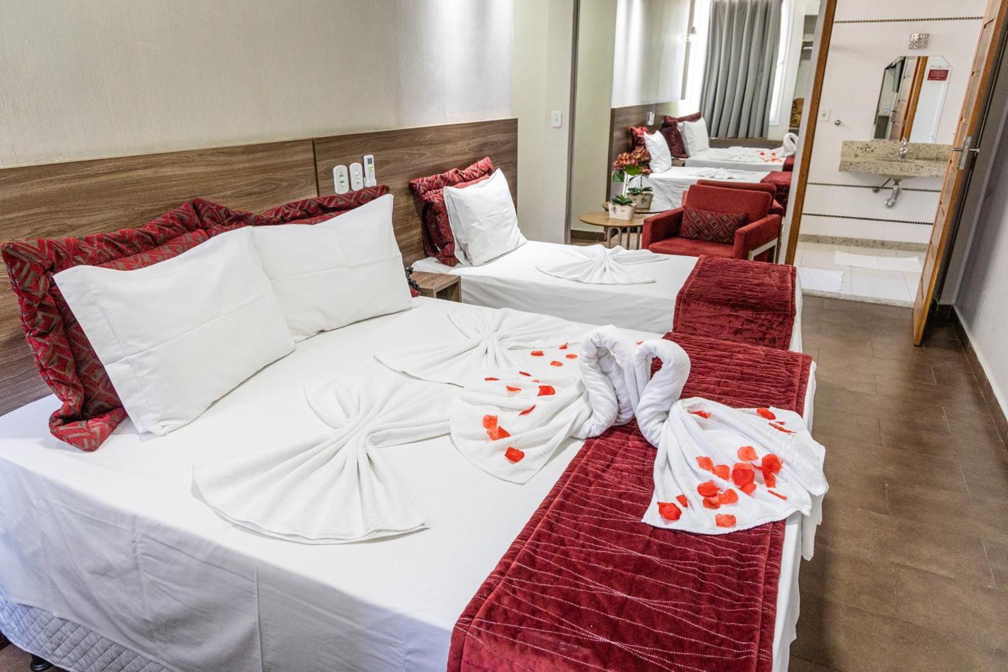 Mirante Hotel 瓦拉达里斯州长市 外观 照片
