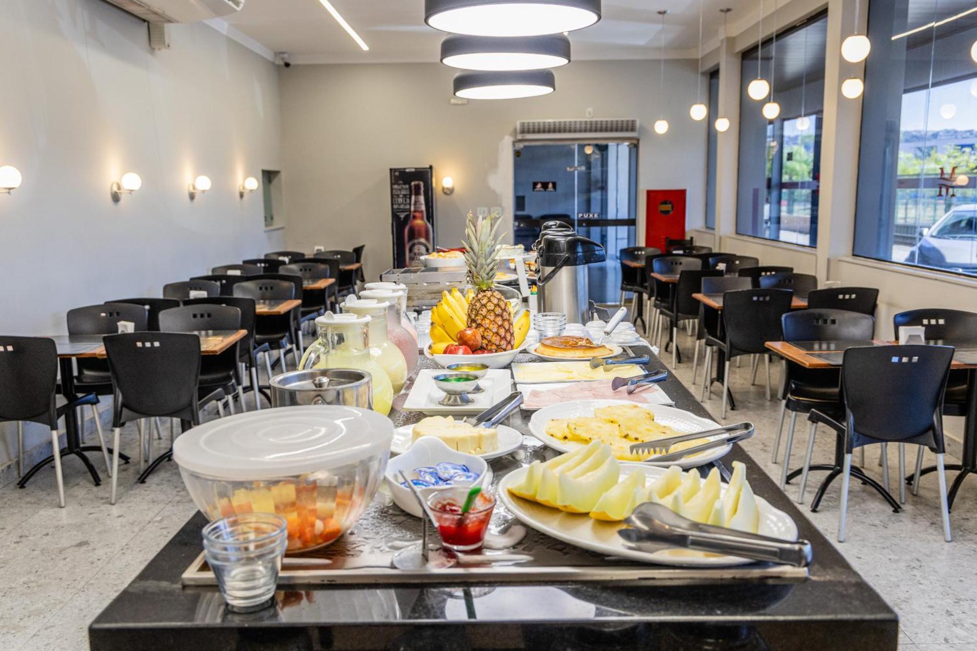 Mirante Hotel 瓦拉达里斯州长市 外观 照片