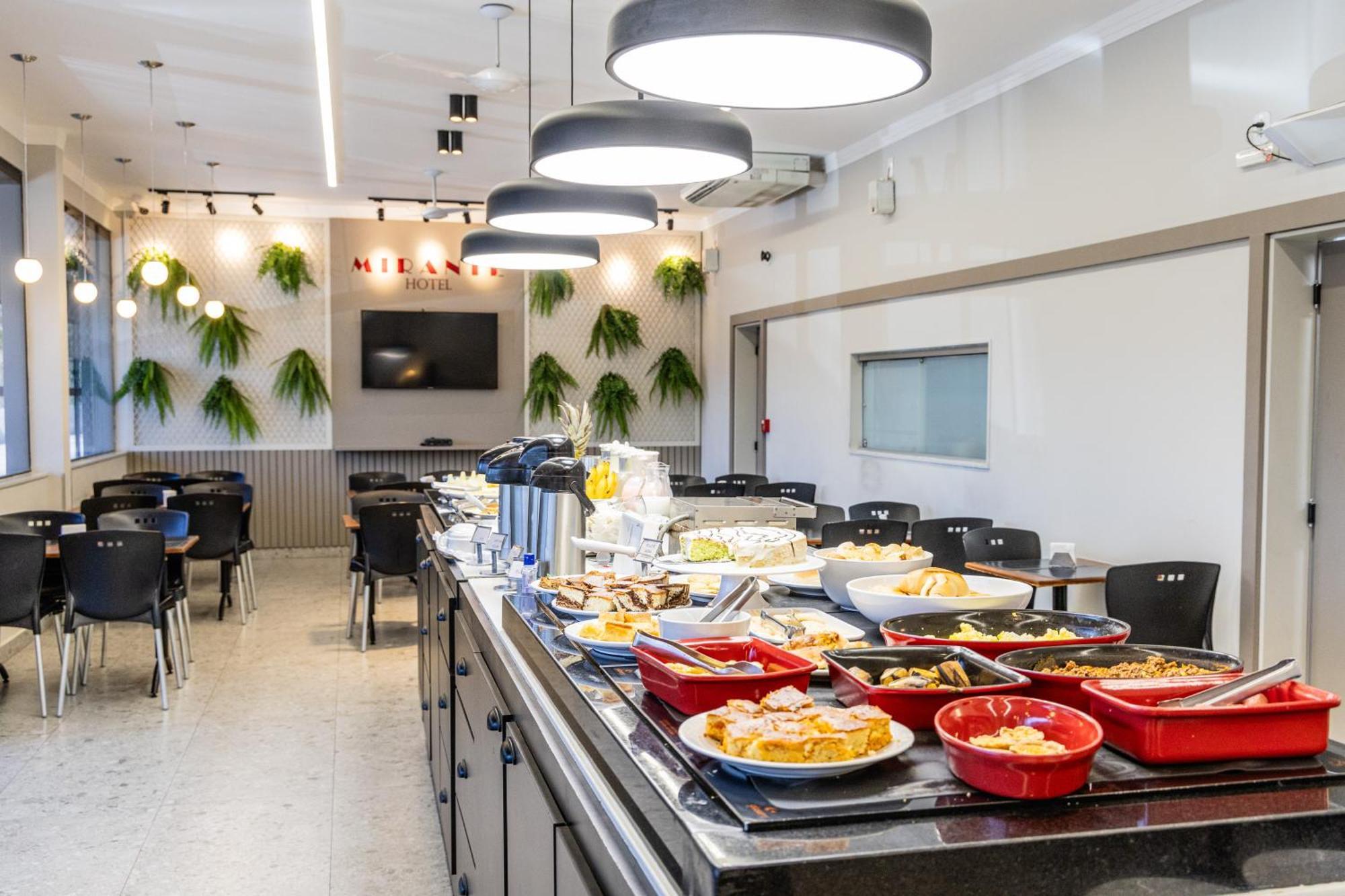 Mirante Hotel 瓦拉达里斯州长市 外观 照片